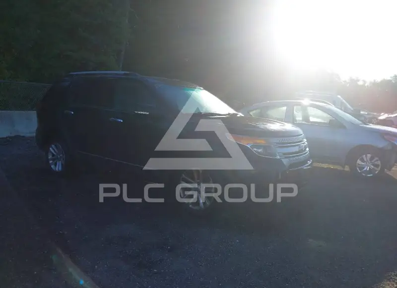 2015 Ford EXPLORER фото