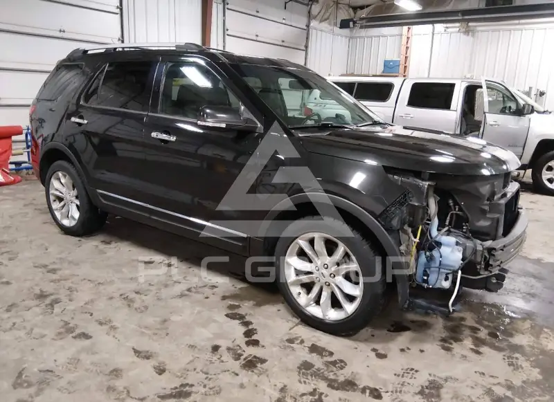 2015 Ford EXPLORER photo