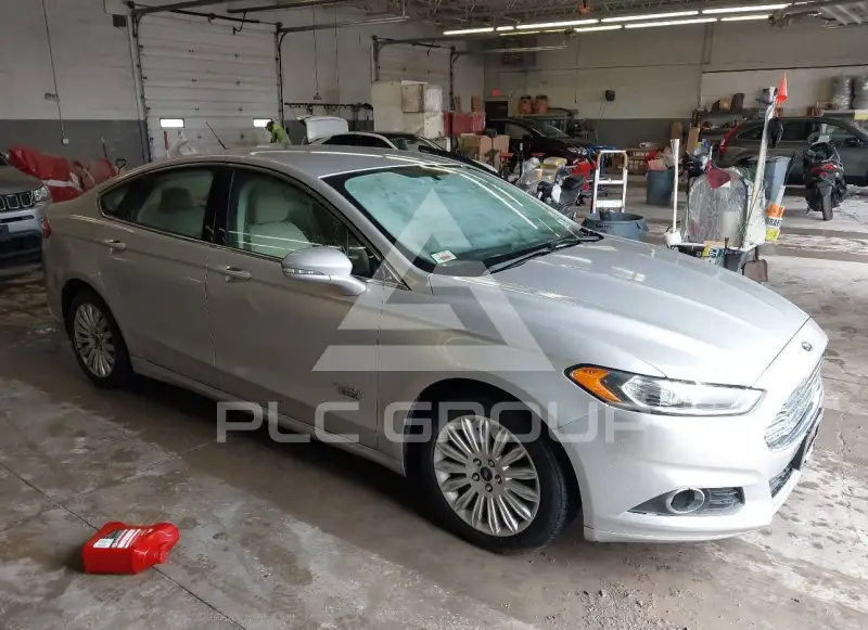 2015 Ford FUSION фото