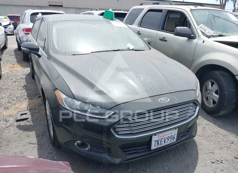2015 Ford FUSION фото