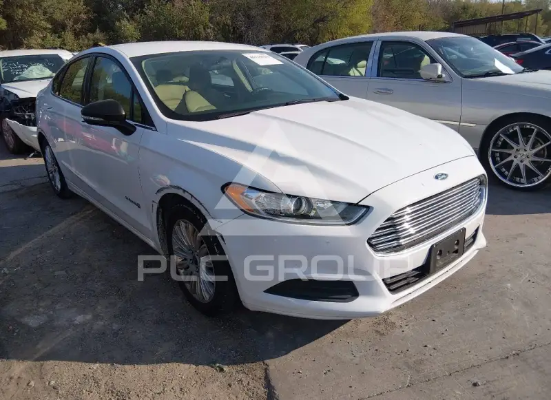 2015 Ford FUSION photo