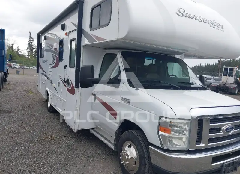 2015 Ford E-450 фото