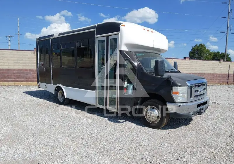 2015 Ford E-350 фото