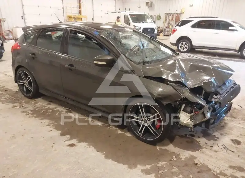 2015 Ford FOCUS фото