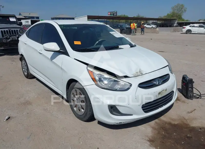 2015 Hyundai Accent photo