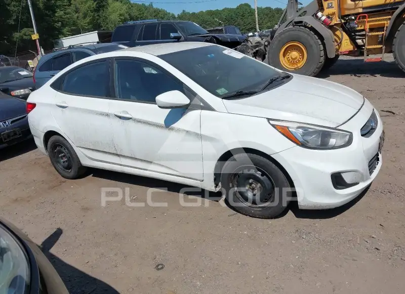 2015 Hyundai Accent photo