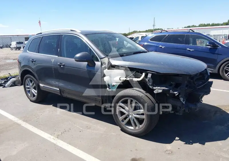 2015 Volkswagen Touareg фото