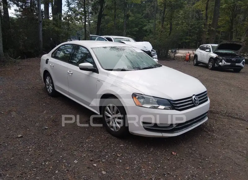 2015 Volkswagen Passat photo