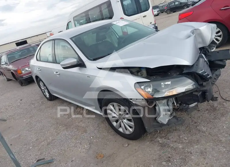 2015 Volkswagen Passat photo