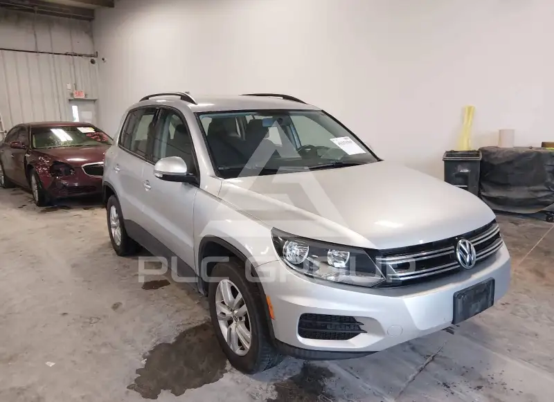 2015 Volkswagen Tiguan photo