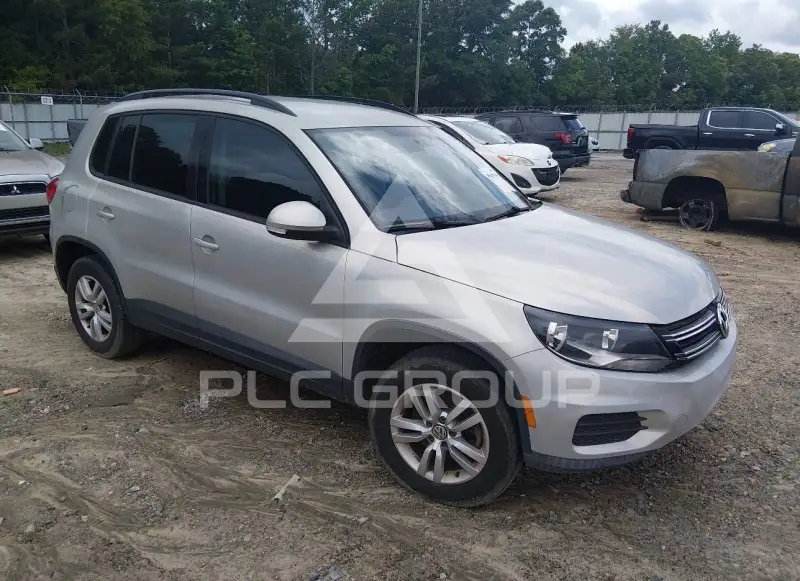 2015 Volkswagen Tiguan photo