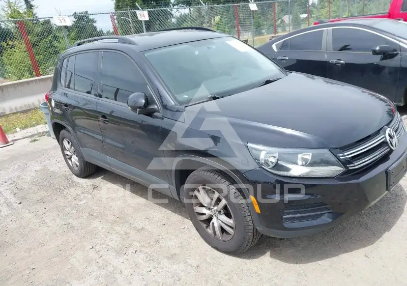 2015 Volkswagen Tiguan photo