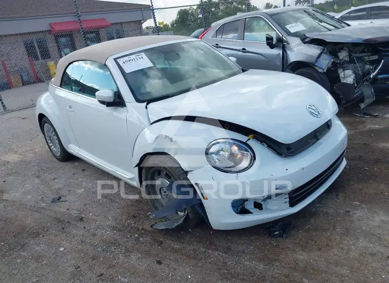 2015 Volkswagen BEETLE фото