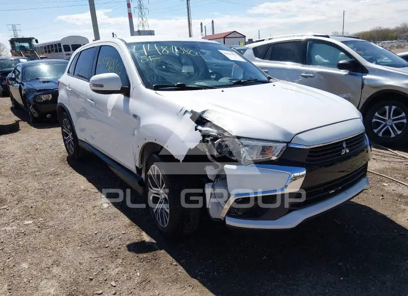 2016 Mitsubishi OUTLANDER фото