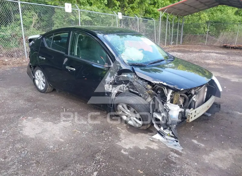 2016 Nissan VERSA фото