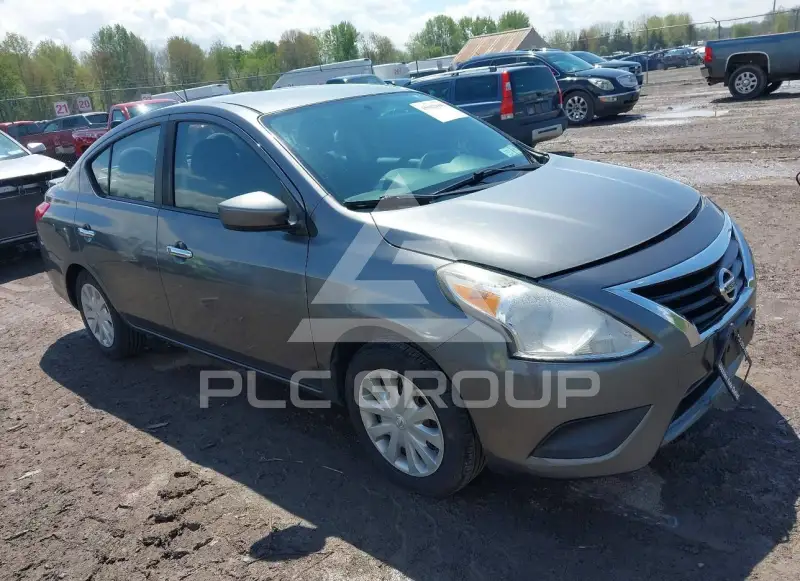 2016 Nissan VERSA photo