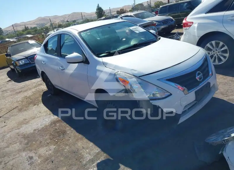 2016 Nissan VERSA photo
