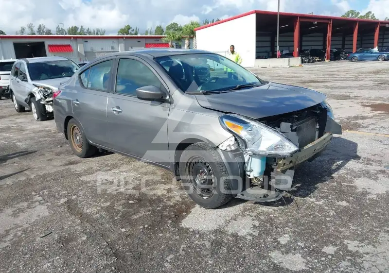 2016 Nissan VERSA photo