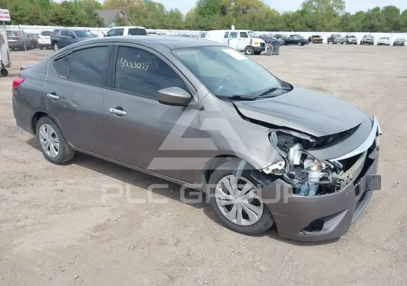 2016 Nissan VERSA photo