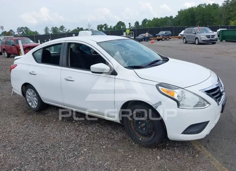 2016 Nissan VERSA photo