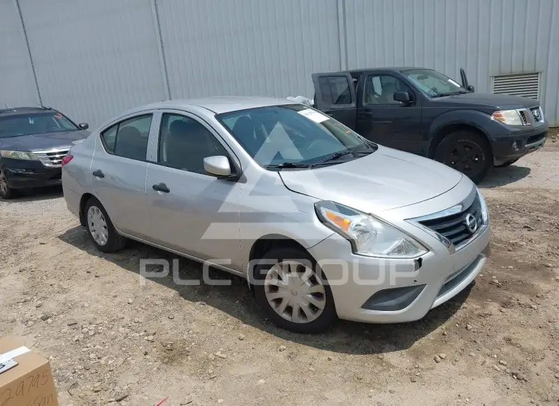 2016 Nissan VERSA photo