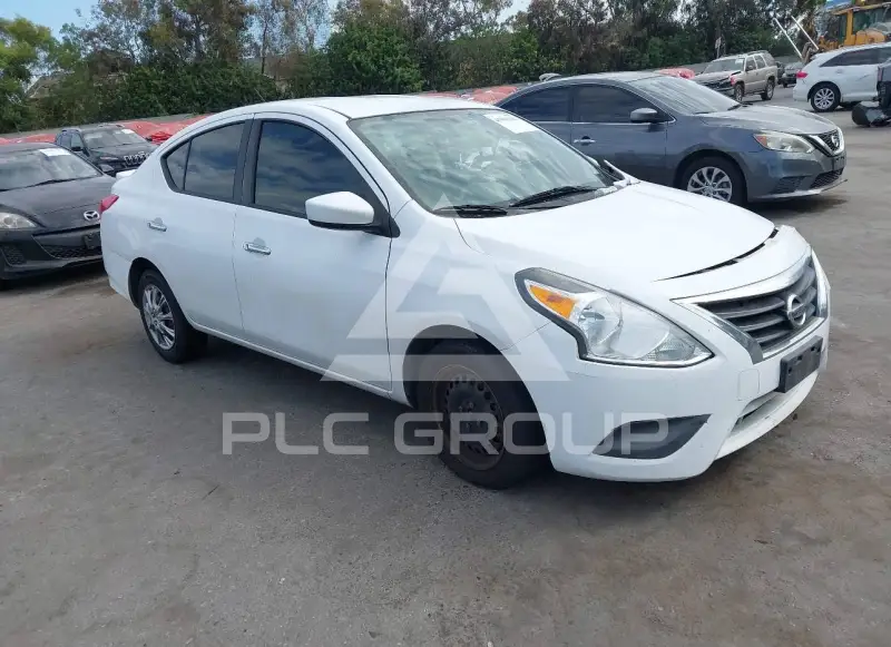 2016 Nissan VERSA photo