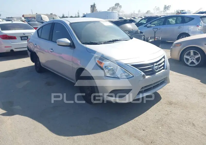 2016 Nissan VERSA photo