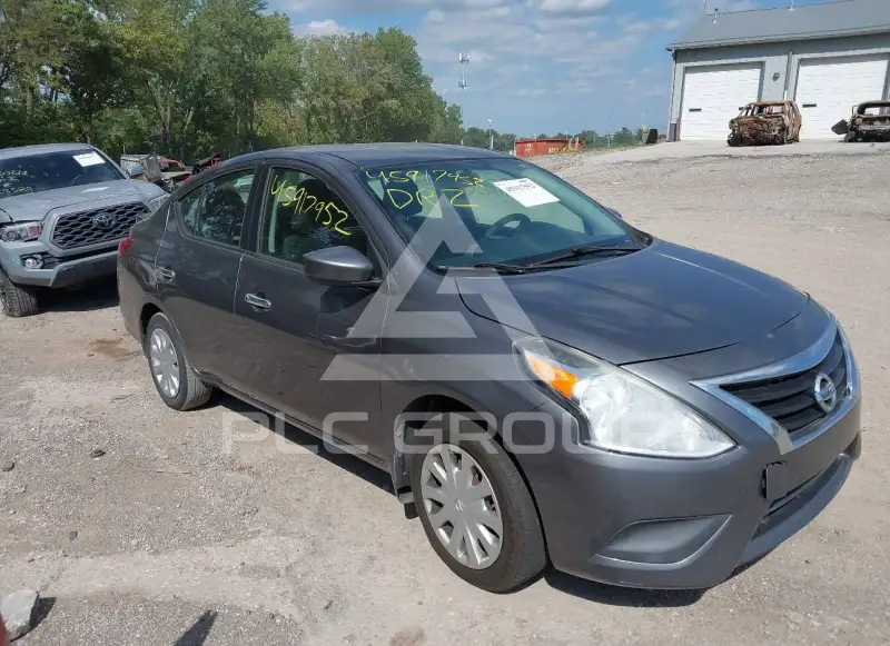 2016 Nissan VERSA фото