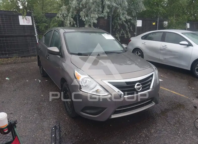 2016 Nissan VERSA фото