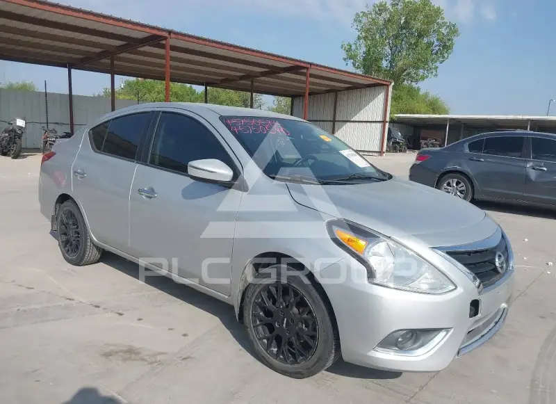2016 Nissan VERSA photo
