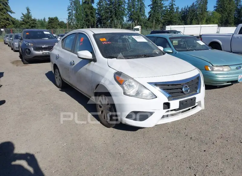 2016 Nissan VERSA photo