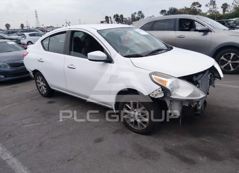 2016 Nissan VERSA фото
