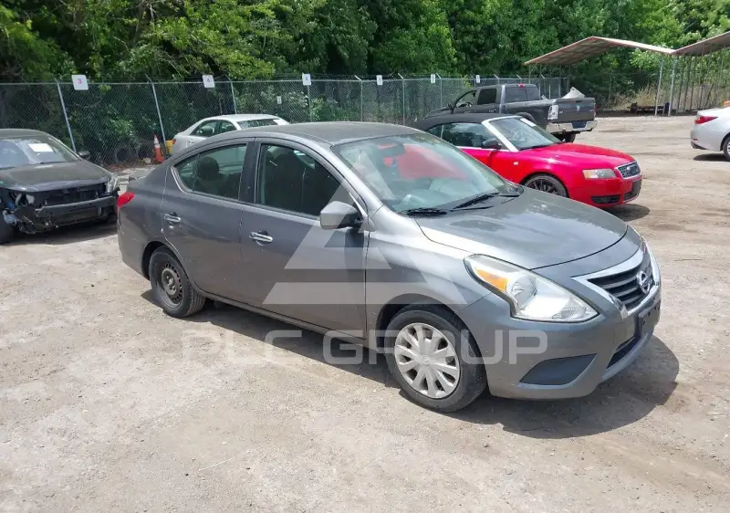 2016 Nissan VERSA photo