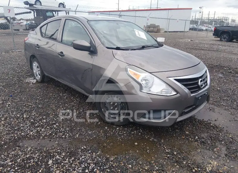 2016 Nissan VERSA photo
