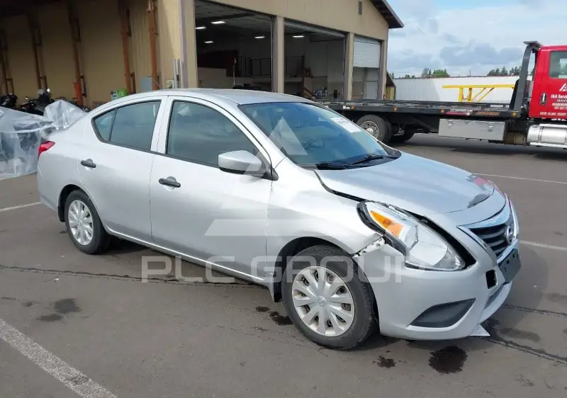 2016 Nissan VERSA photo