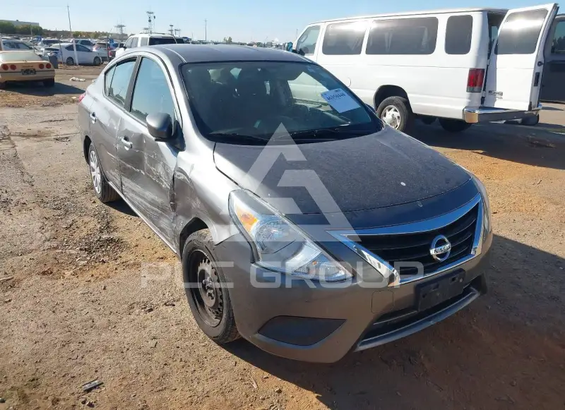 2016 Nissan VERSA photo