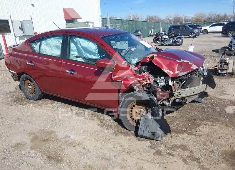 2016 Nissan VERSA photo