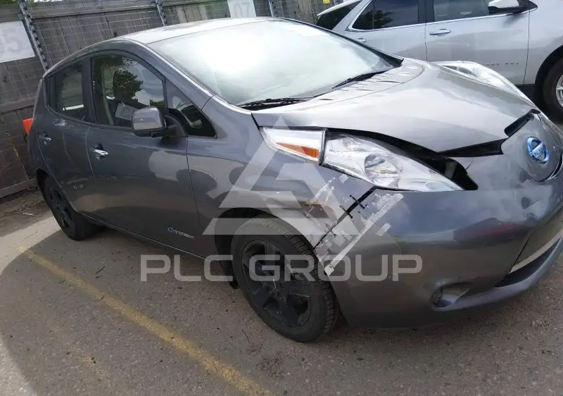 2016 Nissan LEAF photo