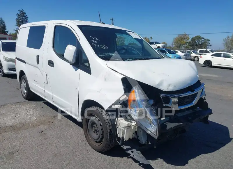 2016 Nissan NV 200 фото