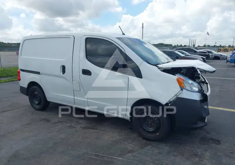 2016 Nissan NV 200 photo