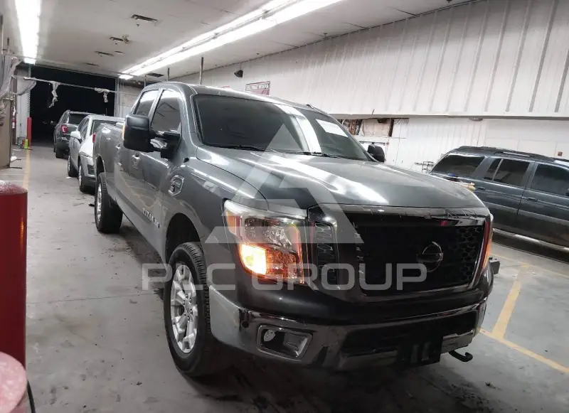 2016 Nissan TITAN фото