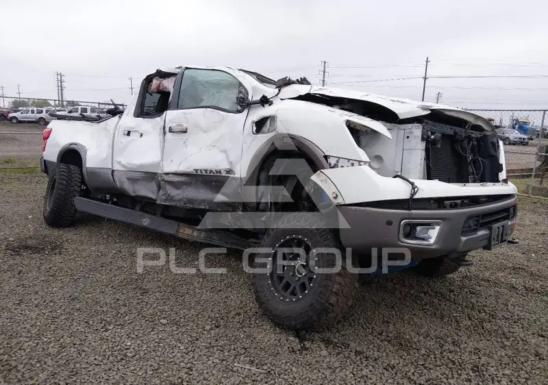 2016 Nissan TITAN фото