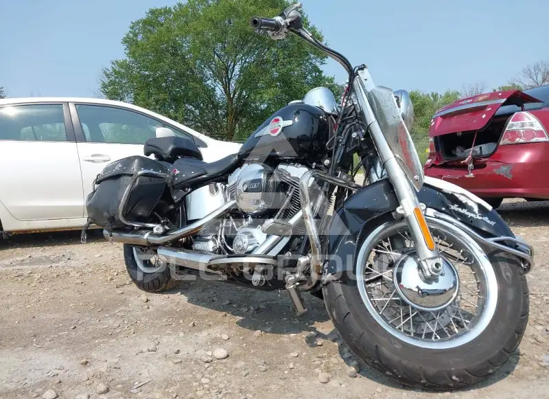 2016 Harley-Davidson FLSTC photo