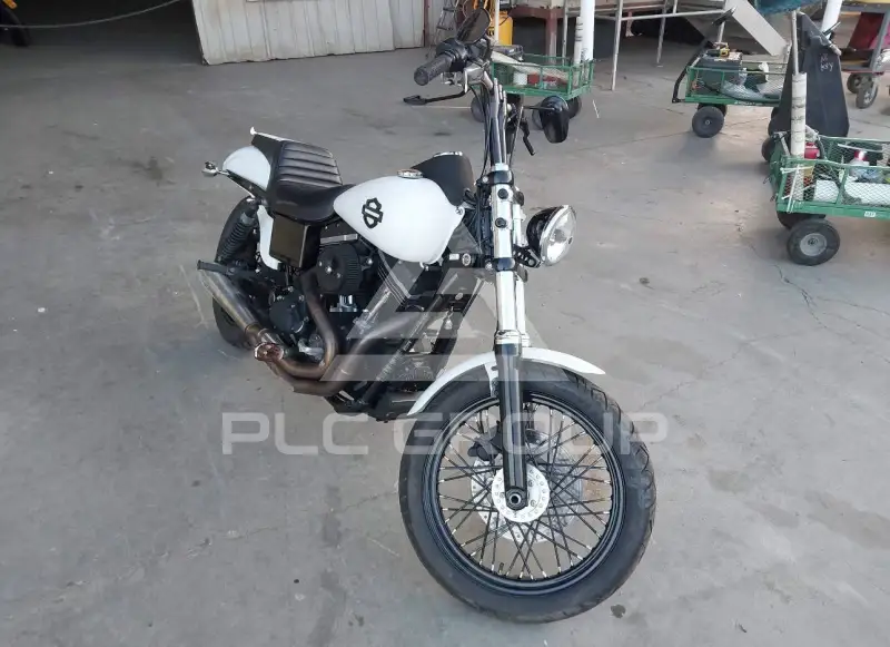 2016 Harley-Davidson FXDB photo