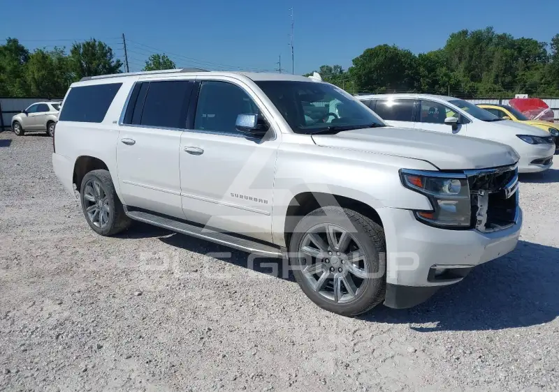 2016 Chevrolet Suburan photo