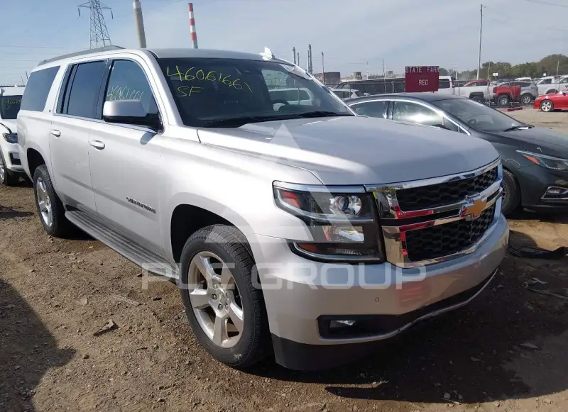 2016 Chevrolet Suburan photo