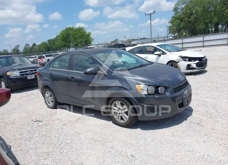 2016 Chevrolet Sonic фото
