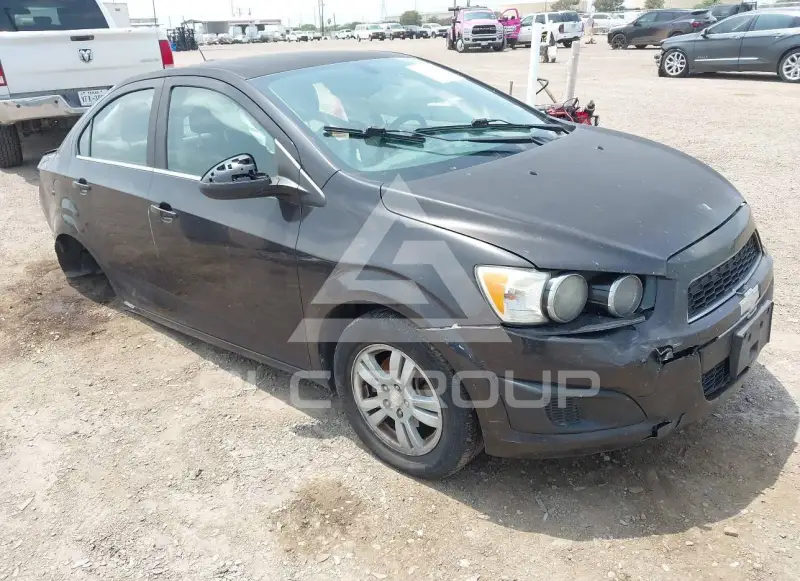 2016 Chevrolet Sonic фото