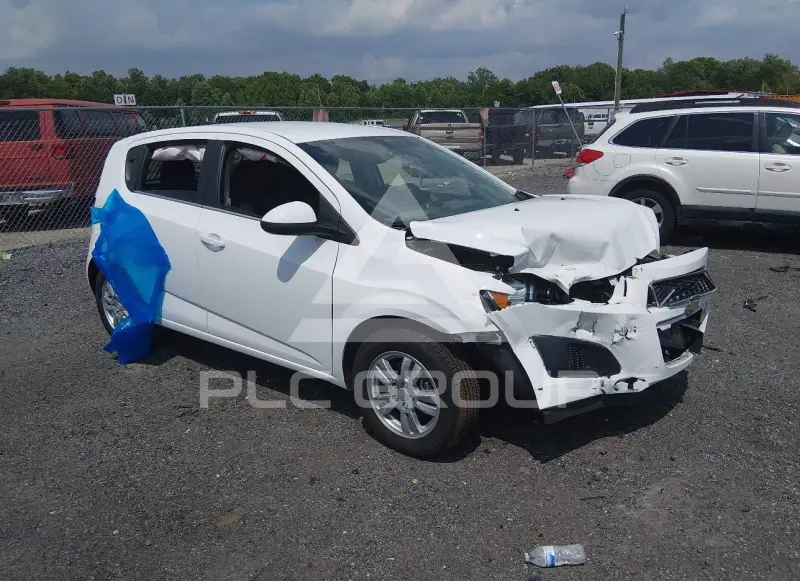 2016 Chevrolet Sonic фото