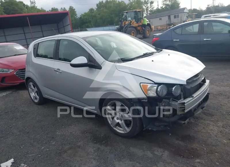 2016 Chevrolet Sonic фото